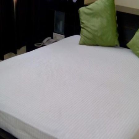 Hotel R K International Lucknow Ngoại thất bức ảnh