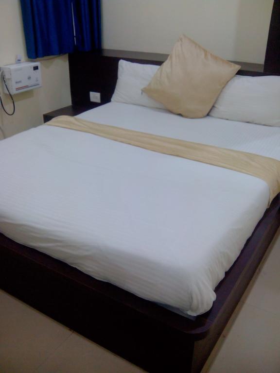 Hotel R K International Lucknow Phòng bức ảnh